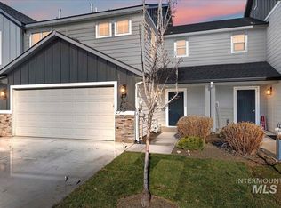 876 W Woodpine St, Meridian, ID 83646