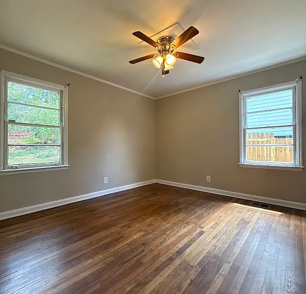 1624 Eastland Rd SE — Photo 5