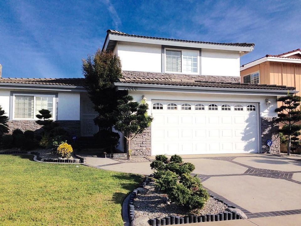 1st image of 23608 Oakrest Ln