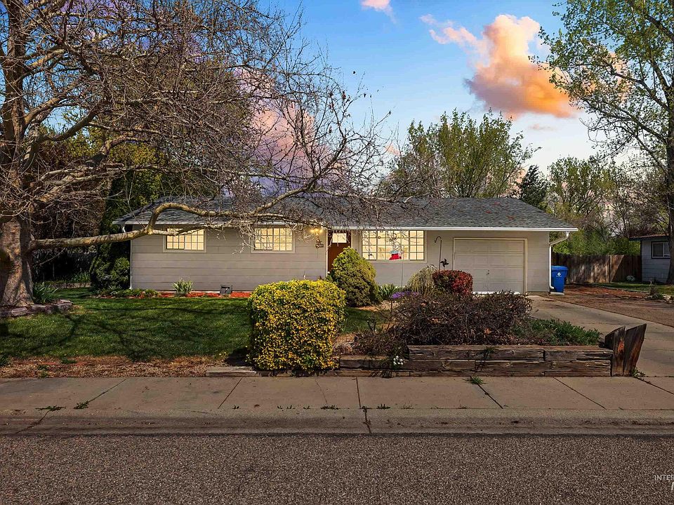 1st image of 10196 W Bigwood Dr