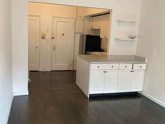 4th image of 240 W 72nd St APT 2A