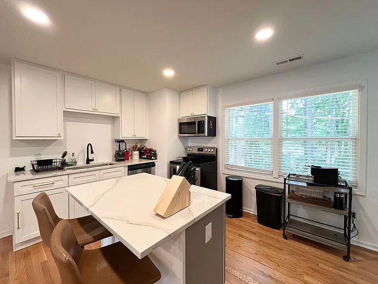 1116 E Geer St #A — Photo 8