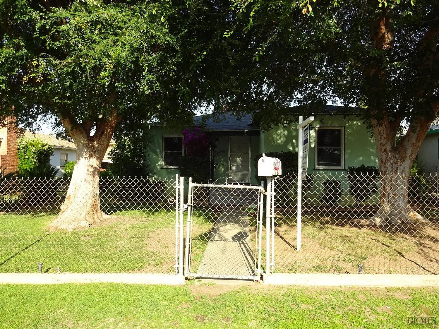 2707 Peerless Ave photo 1