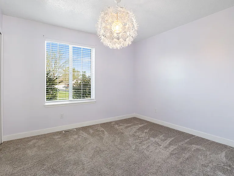 318 E Spyglass Dr — Photo 14