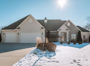 13865 W Jennifer Ct, New Berlin, WI 53151