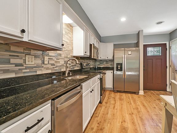 3rd image of 48 Wilshire Heights Dr