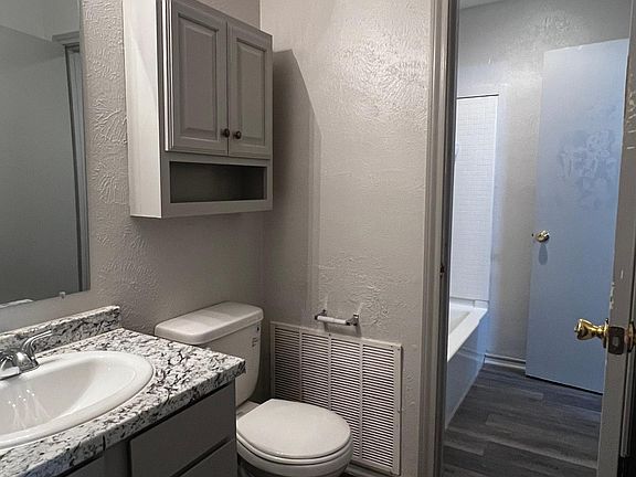 4th image of 1108 N Elm St #7