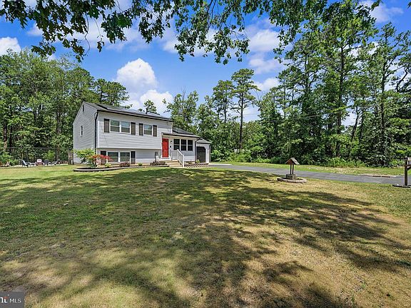 4th image of 203 Fox Ln