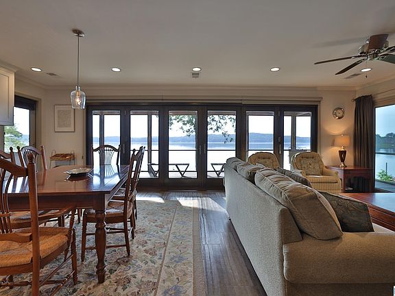 3rd image of 405 Frankies Rd
