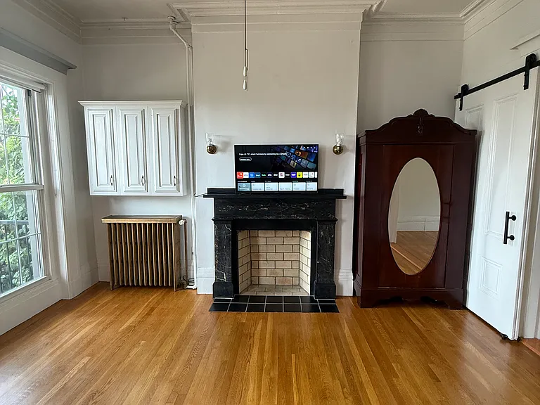 187 Webster St #2 — Photo 10
