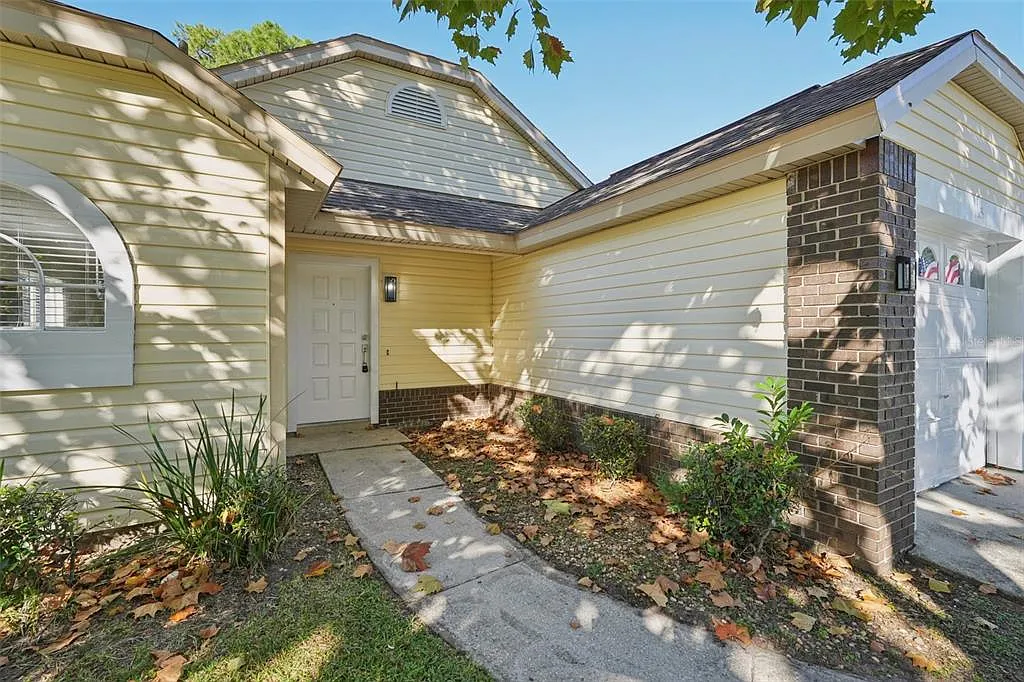 3 bed, 2.0 bath, 1250 sqft, $1,995 — Photo 4
