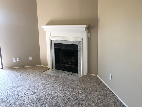 3rd image of 4999 Mercedes Dr APT 10