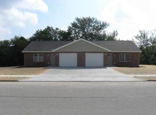 732 Meadow Glen Ave, Brookville, OH 45309