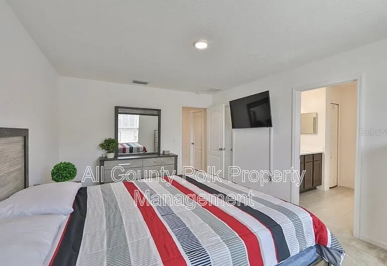 3867 Hampstead Ln — Photo 15