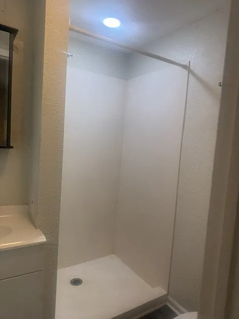 1 bed, 1.0 bath, $750 — Photo 4
