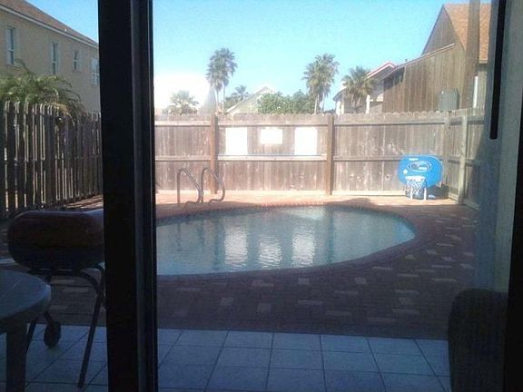 5th image of 118 Gardenia St #A