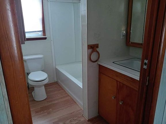 5th image of 100 E Cornell St