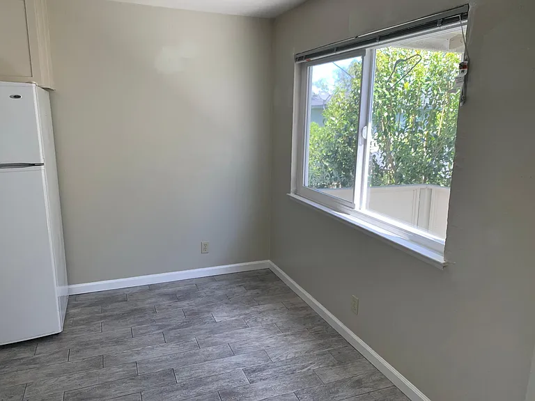 1077 Topaz Ave #17 — Photo 5