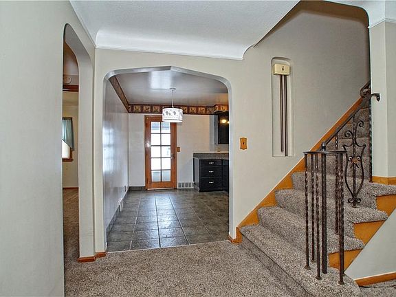 5th image of 28606 Gilchrist Dr