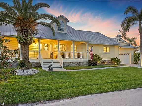 2nd image of 27130 Holly Ln