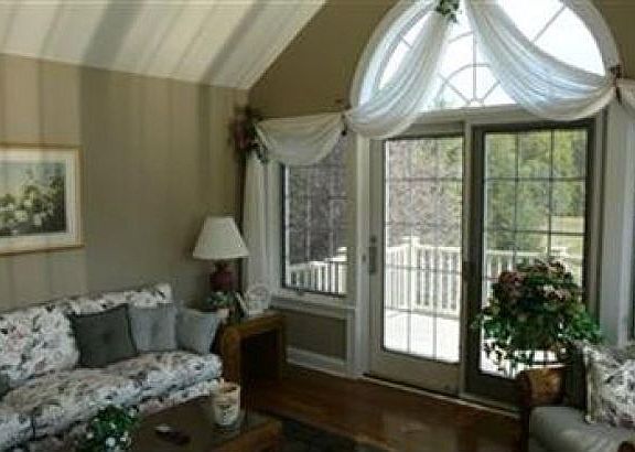 5th image of 103 Royal Oak Dr