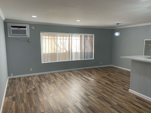 2nd image of 1028 N Mariposa Ave APT 102
