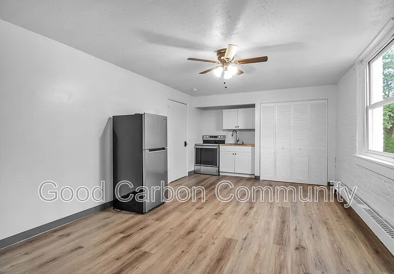 2641 Spring St #15 — Photo 2