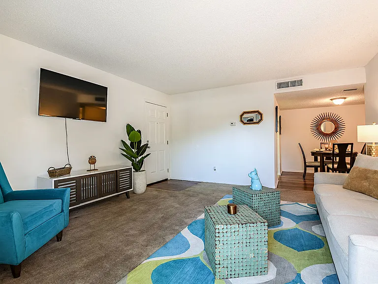 Woodlake Villas — Photo 19