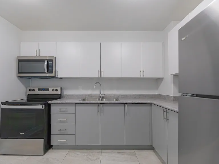 4001 Steeles Ave W — Photo 34
