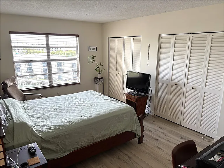 11111 Biscayne Blvd #6H — Photo 6