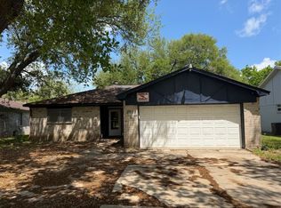 2905 Arkansas Ave, Dickinson, TX 77539