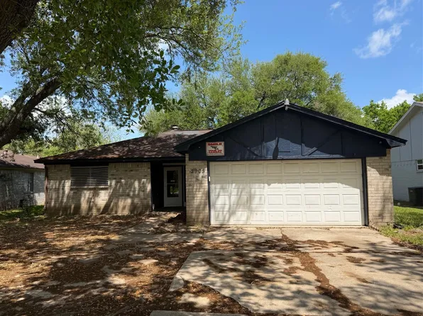 2905 Arkansas Ave, Dickinson, TX 77539