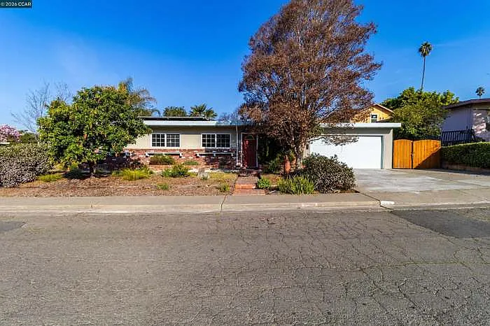 208 Los Gatos Ave — Photo 1