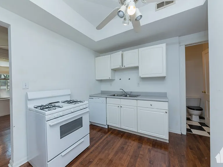 1944 W Winona St #3 — Photo 6