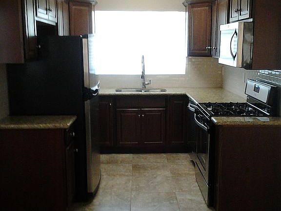 3rd image of 2740 E Highland Ave