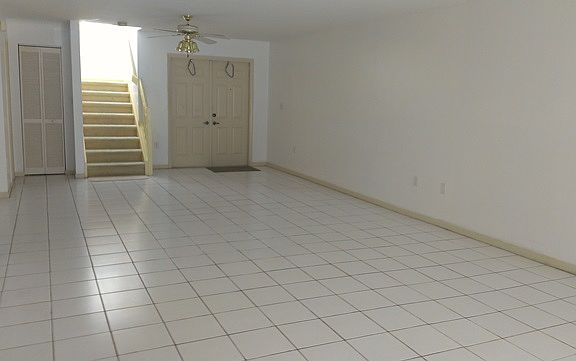 2nd image of 300 NE 212th St