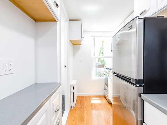 3rd image of 423 E 12th St APT 1RW