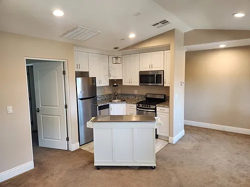 230 E Valley View Dr #B Photo 1