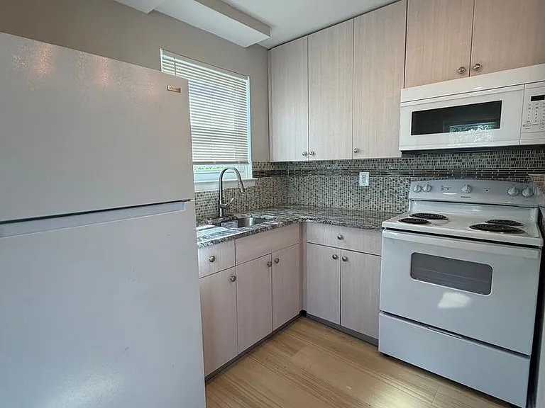 12500 Knights Rd — Photo 6