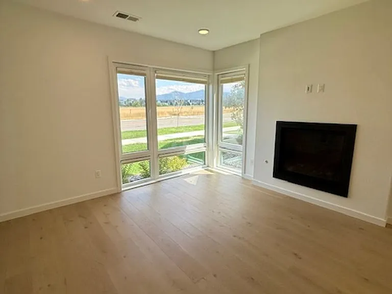 2957 S 27th Ave — Photo 6