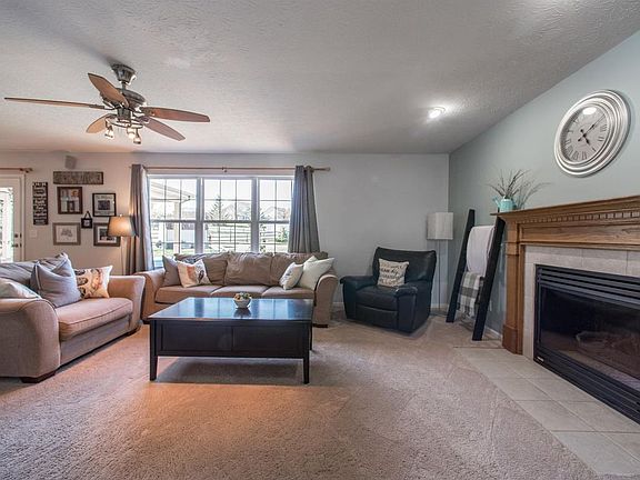 4th image of 5567 Shady Meadows Dr