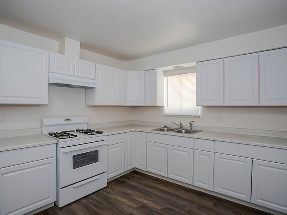 4th image of 190 Redwood Ave #A