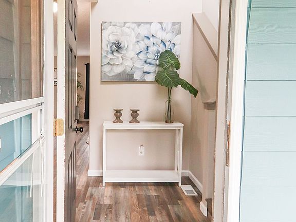 2nd image of 15635 NE 15th Pl