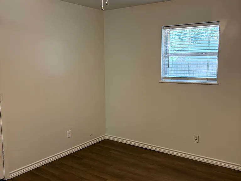 2803 Elmwood Ave — Photo 12