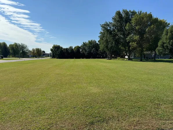 Douglas Dr, Eden Valley, MN 55329