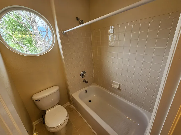 22359 E Lake Ln — Photo 34