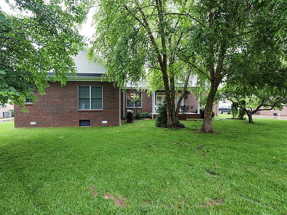 5th image of 205 Willow Lake Dr