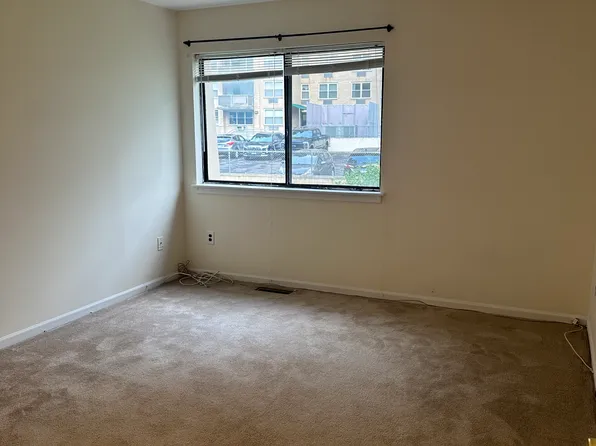 1 Valley Rd APT 208, Stamford, CT 06902