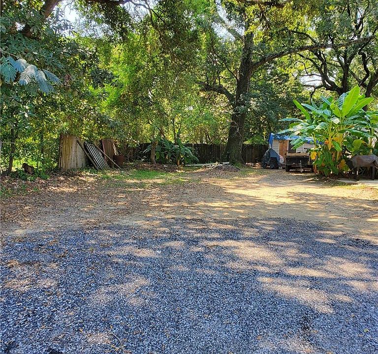 2nd image of 0 1st St