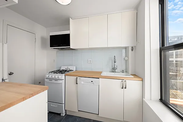 Rented by Corcoran | media 10